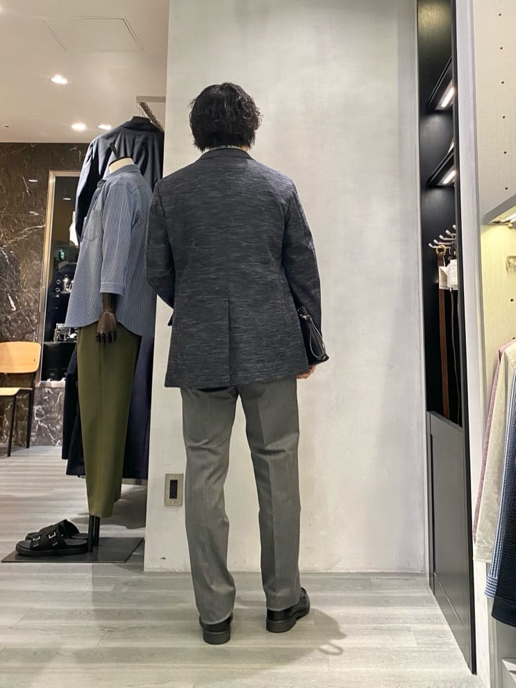 nishiさんの「TAKEO KIKUCHI｜【オフィスカジュアル対応】ドレス チノパンツ」を使ったコーディネート