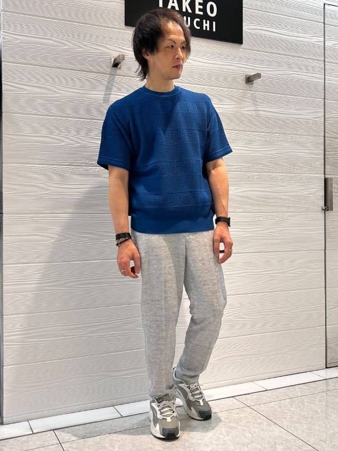 井出恭輔さんの「TAKEO KIKUCHI｜【尾州織】リネンブレンド メッシュパンツ」を使ったコーディネート