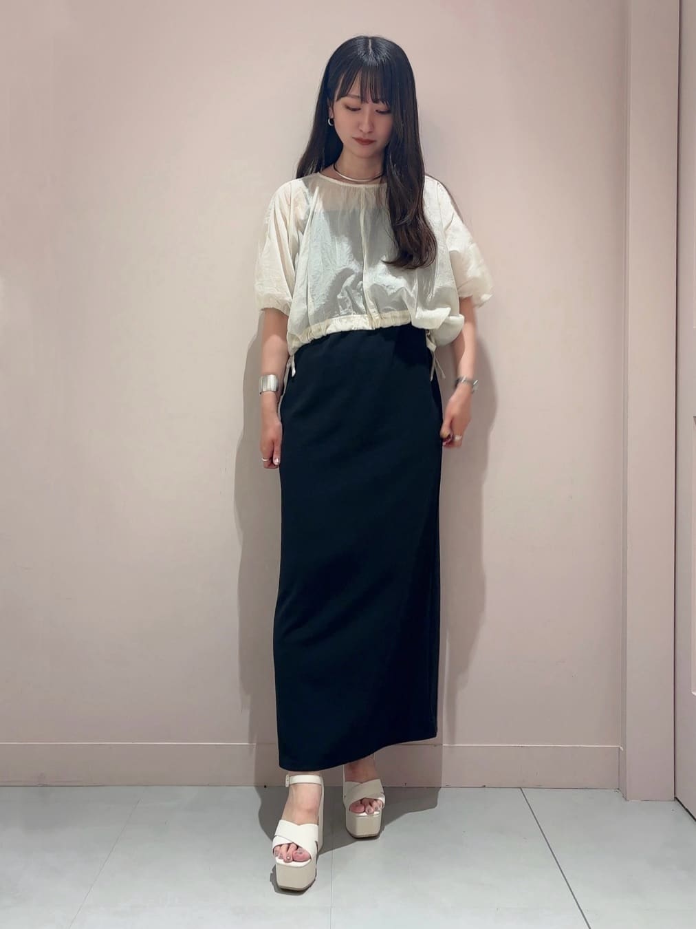 RINAさんの「ESPERANZA｜◆【ラク盛り／サンダル】リピーター続出／脚長美脚　ラク盛り厚底サンダル　24年Ver」を使ったコーディネート