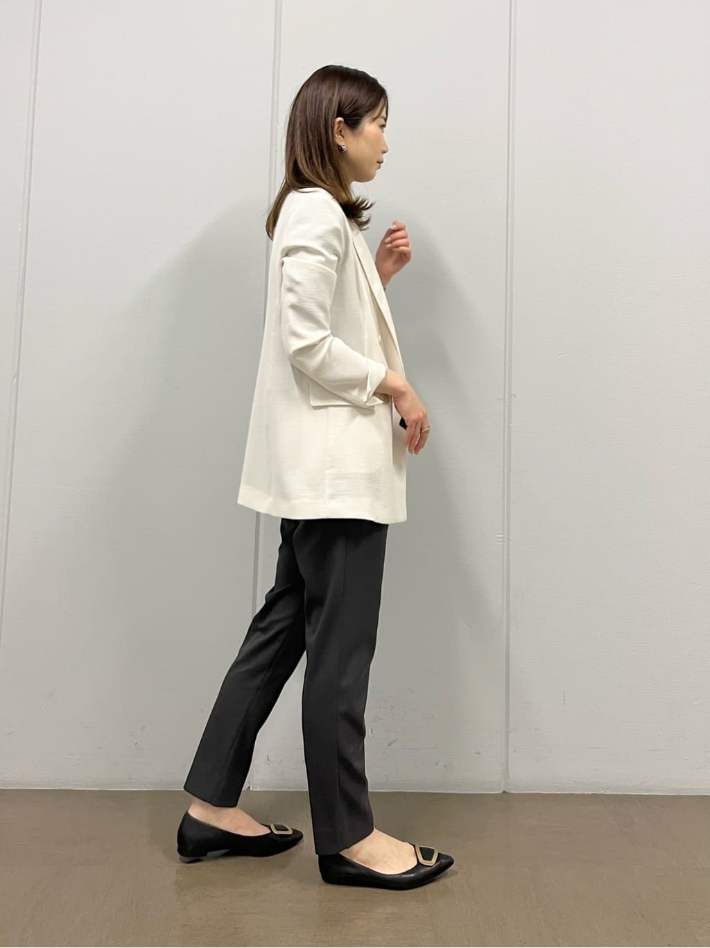 shokoさんの「INDIVI｜【パンツ人気1位／褒められパンツ／洗える】ウエストゴムタックテーパードパンツ」を使ったコーディネート