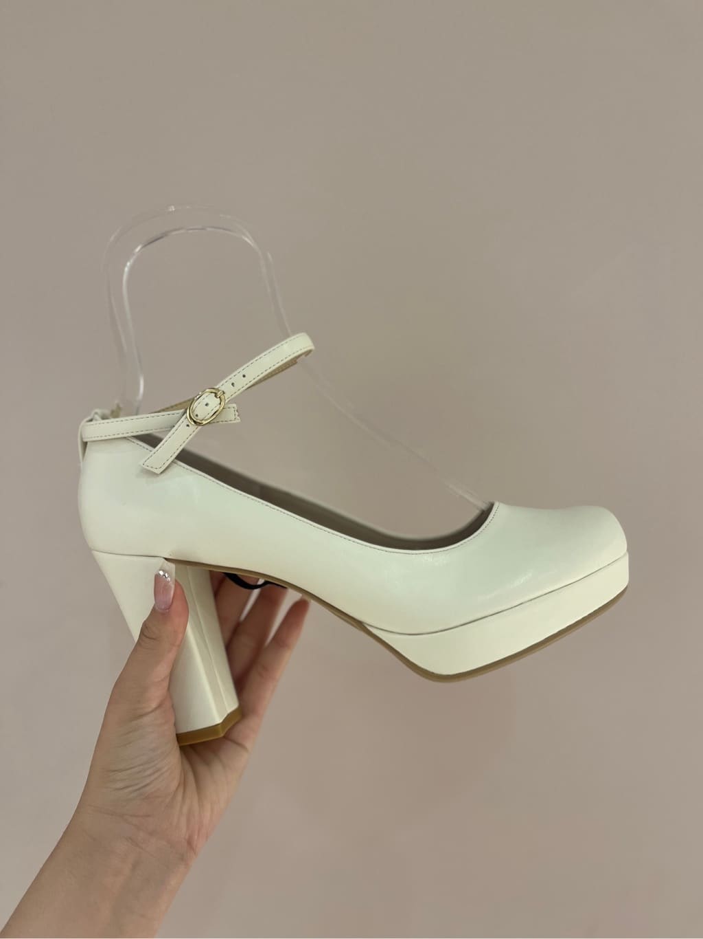 neinaさんの「ESPERANZA｜3WAYチャンキーヒールパンプス」を使ったコーディネート