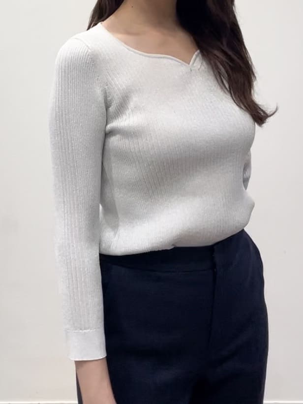 hayaseさんの「COUP DE CHANCE｜【洗える】上品に華やぐラメニット」を使ったコーディネート
