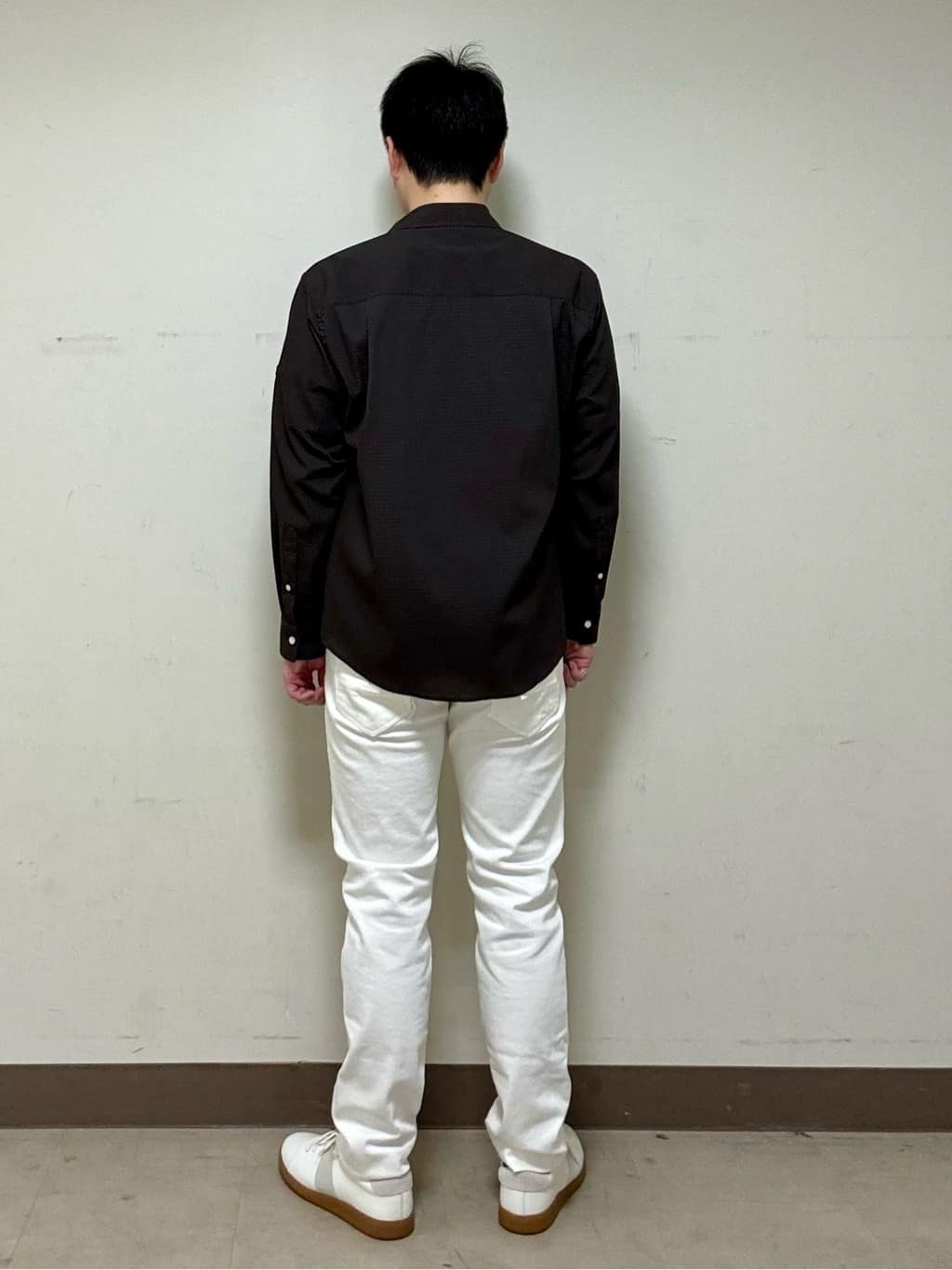 中村さんの「TAKEO KIKUCHI｜【Sサイズ～】ストレッチ デニム パンツ」を使ったコーディネート