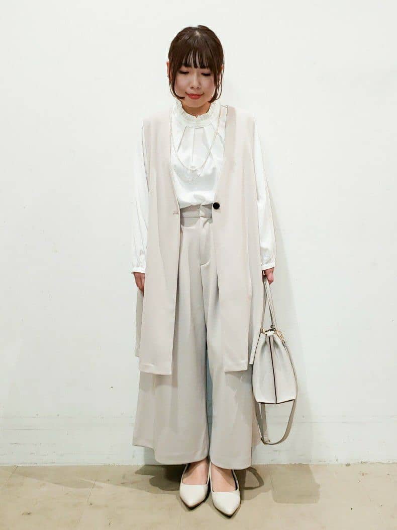 TSUCHIYAさんの「SHOO･LA･RUE｜【通勤/デイリー/セットアップ可】マルチに使える カットジョーゼット ワイドパンツ」を使ったコーディネート