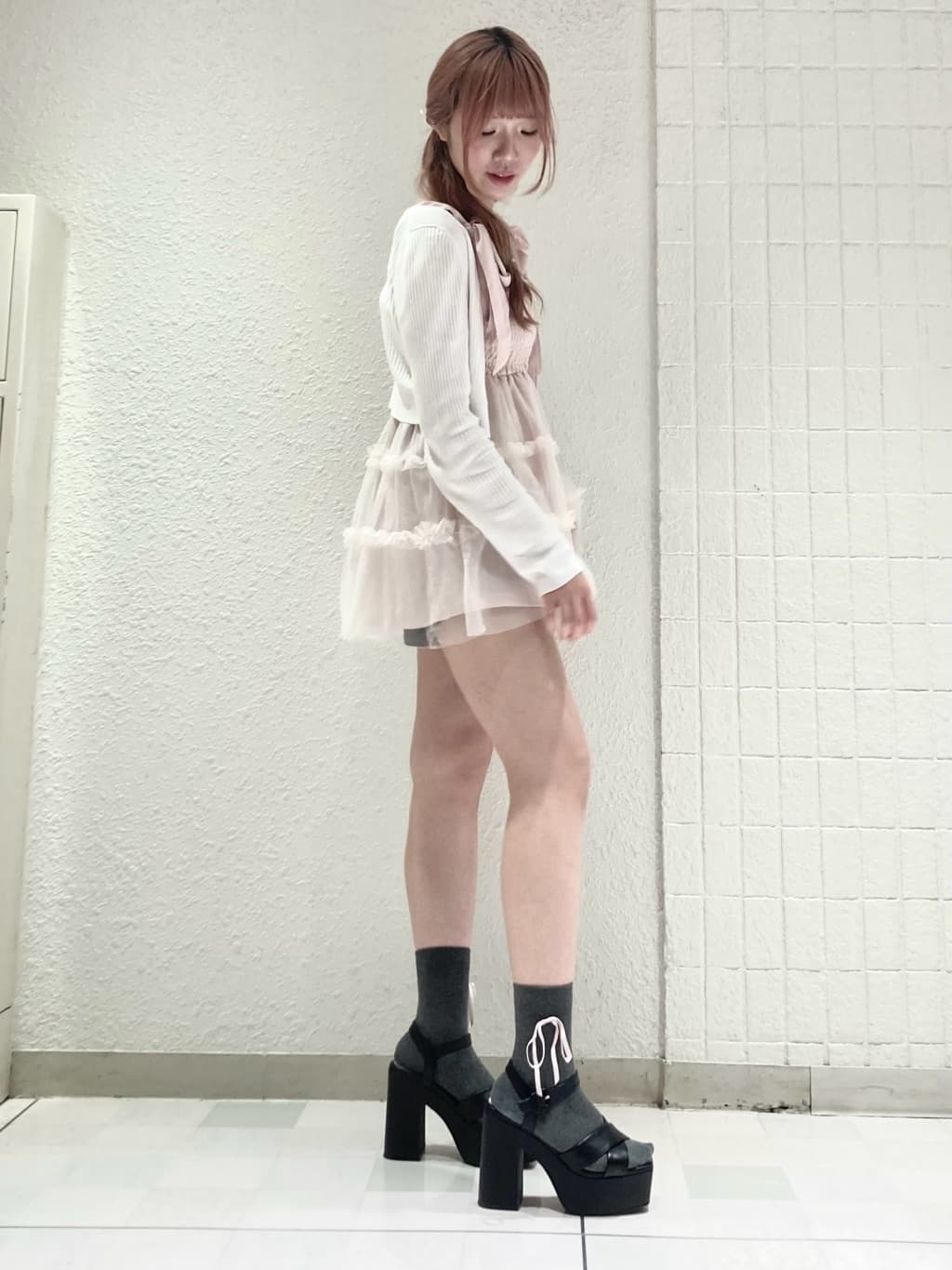 ❤︎HIME❤︎さんの「ESPERANZA｜◆【ラク盛り／サンダル】リピーター続出／脚長美脚　ラク盛り厚底サンダル　24年Ver」を使ったコーディネート