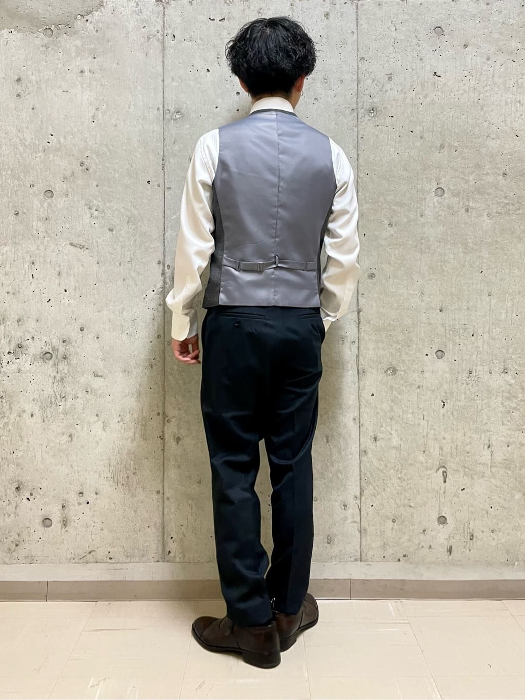 すずきさんの「TAKEO KIKUCHI｜【Three by Three】シャイニーシャークピンヘッド ベスト / 3ピース対応」を使ったコーディネート