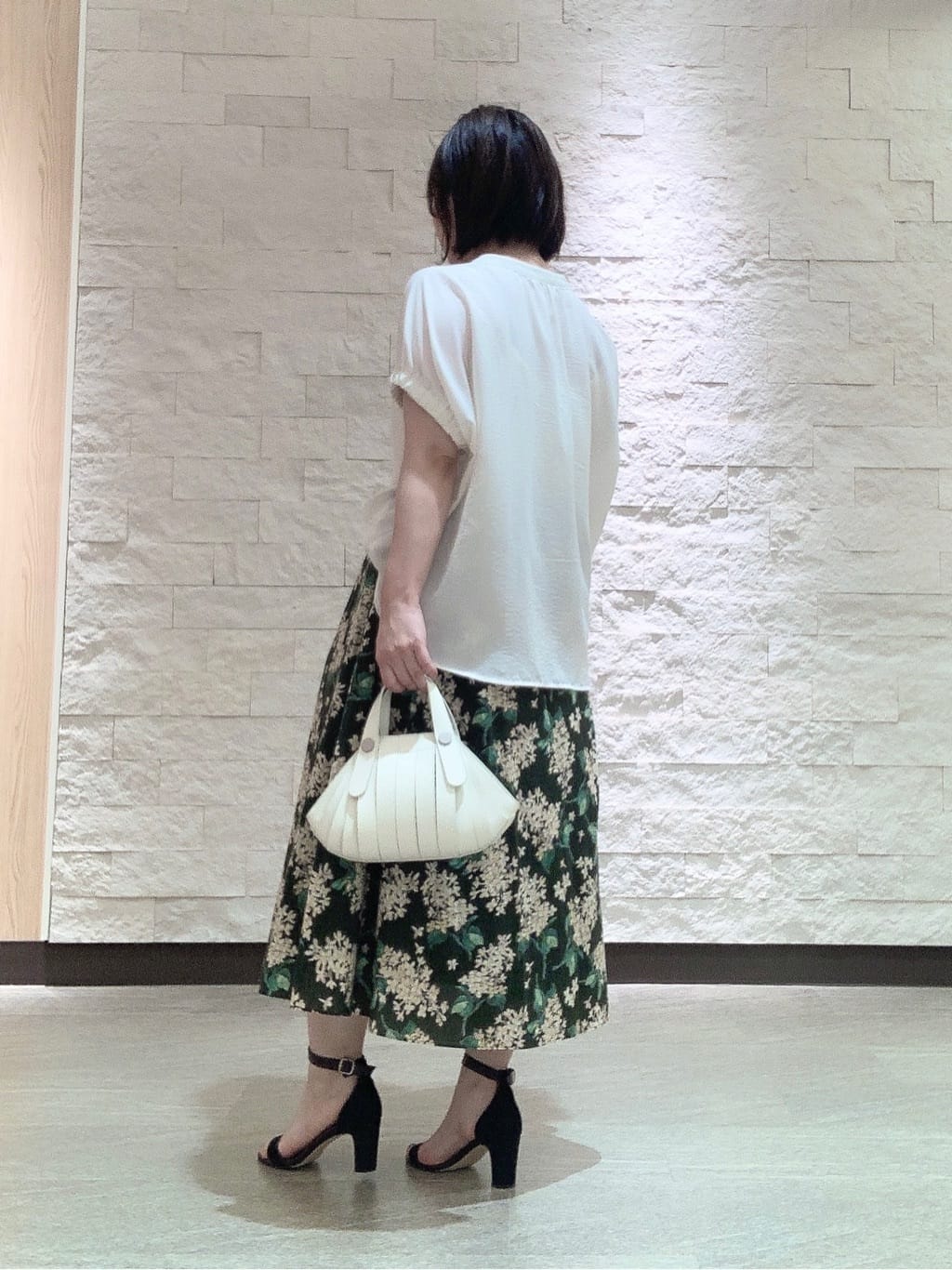 mさんの「HIROKO HAYASHI｜OSSO VIVO（オッソ ヴィーヴォ）2wayバッグ」を使ったコーディネート