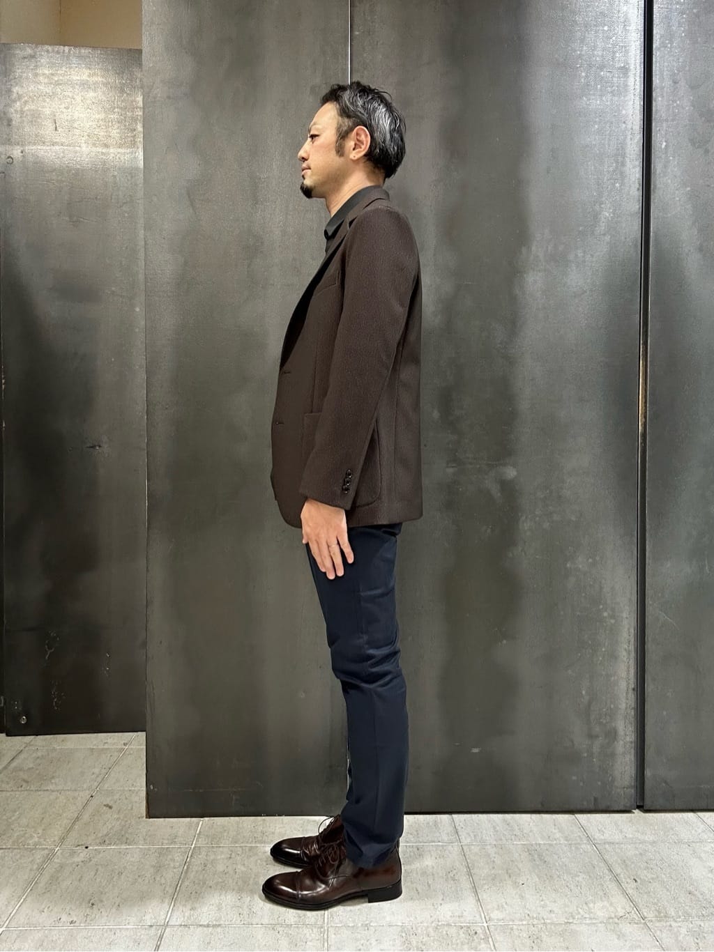 coheyさんの「TAKEO KIKUCHI｜【全7サイズ&times;8色展開！】トップマルチヘリンボン パンツ」を使ったコーディネート