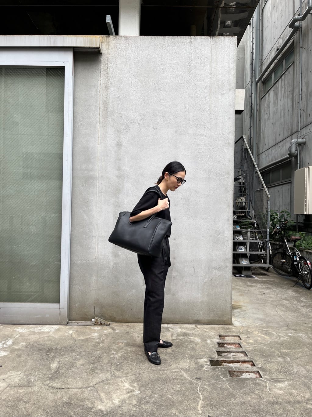 神野（jinno）さんの「TAKEO KIKUCHI｜ウェリントン型セルフレーム」を使ったコーディネート
