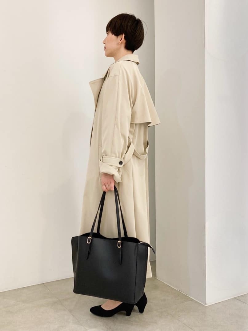 KUROさんの「grove｜【ふわっと心地よい足入れ】やわここち(R)Vカットパンプス」を使ったコーディネート