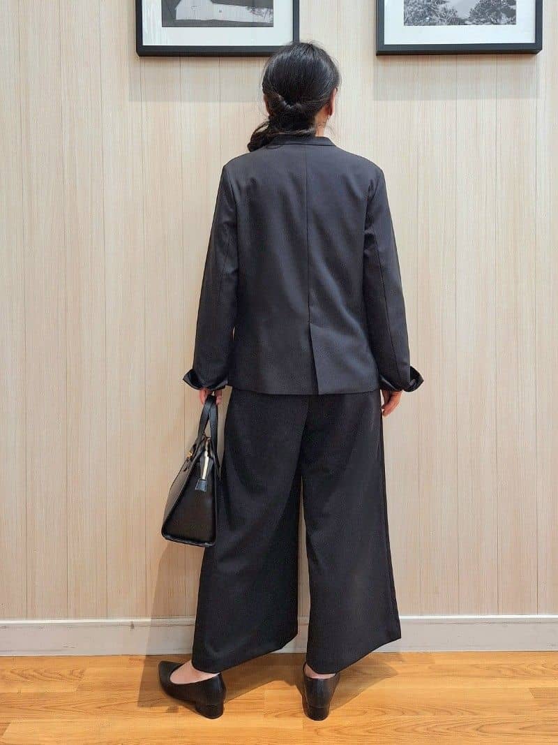 Saoさんの「SHOO･LA･RUE｜【通勤/デイリー/セットアップ可】マルチに使える カットジョーゼット ワイドパンツ」を使ったコーディネート