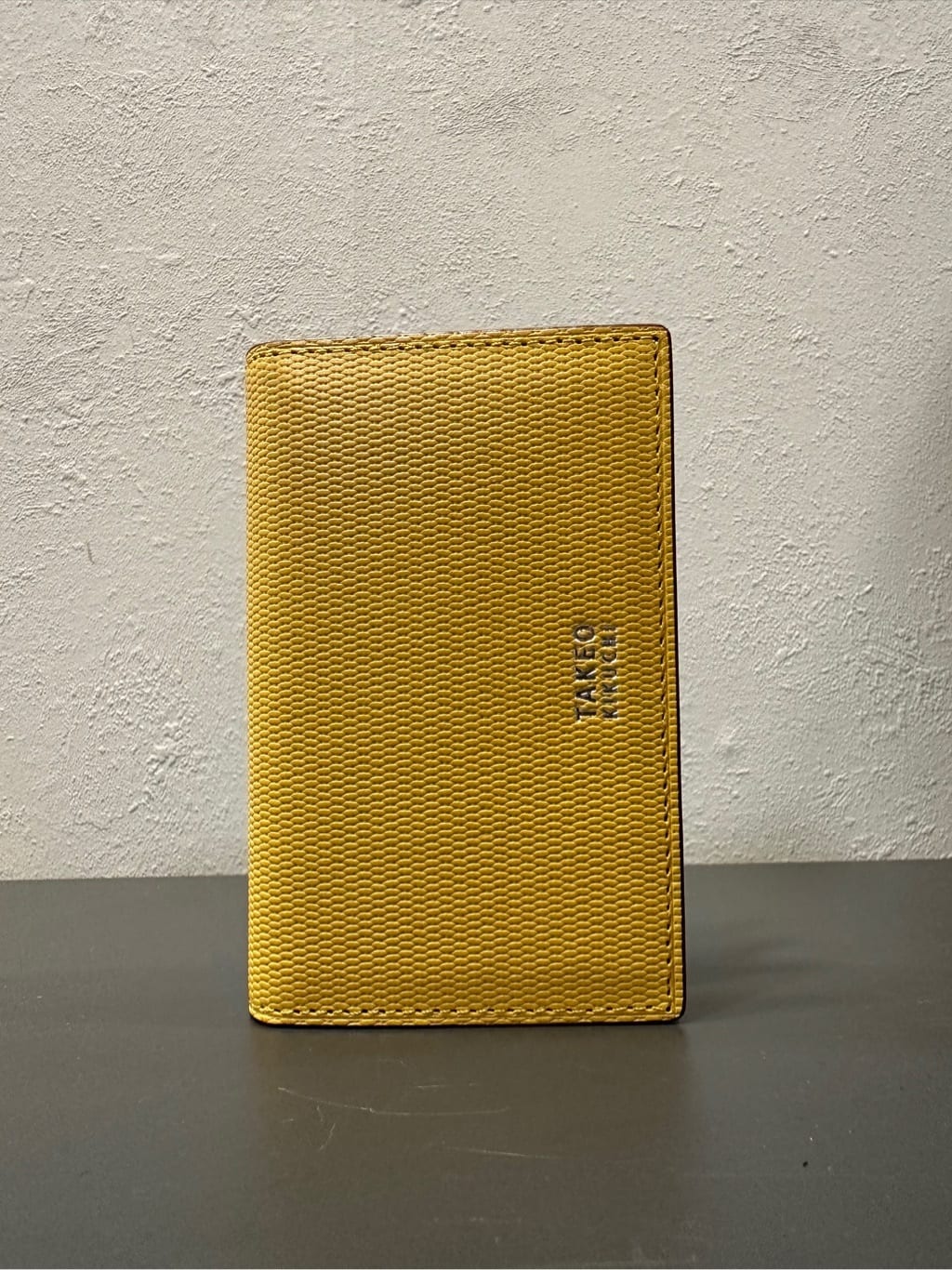 Uさんの「TAKEO KIKUCHI｜【ソフト＆ナチュラル】ミニメッシュ レザー 名刺入れ」を使ったコーディネート