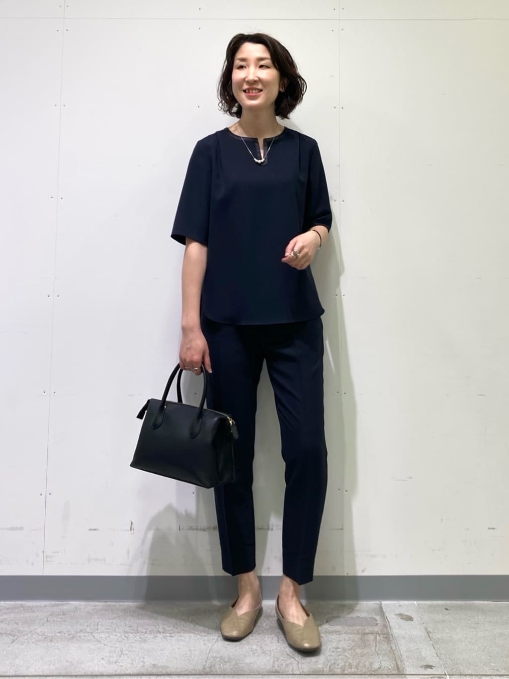 yuriさんの「INDIVI｜【洗える／UVケア／SETUP可能】ウール調キーネックブラウス」を使ったコーディネート