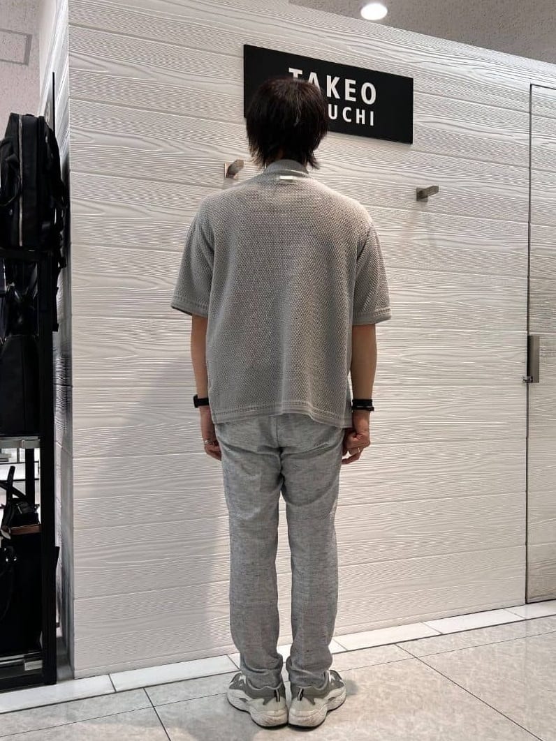井出恭輔さんの「TAKEO KIKUCHI｜【尾州織】リネンブレンド メッシュパンツ」を使ったコーディネート