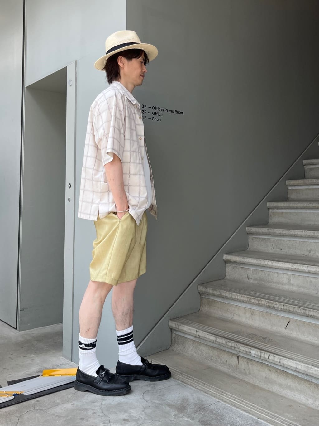 Shintaroさんの「TAKEO KIKUCHI｜【抗菌防臭／5サイズ展開】ハイゲージポンチ Tシャツ」を使ったコーディネート