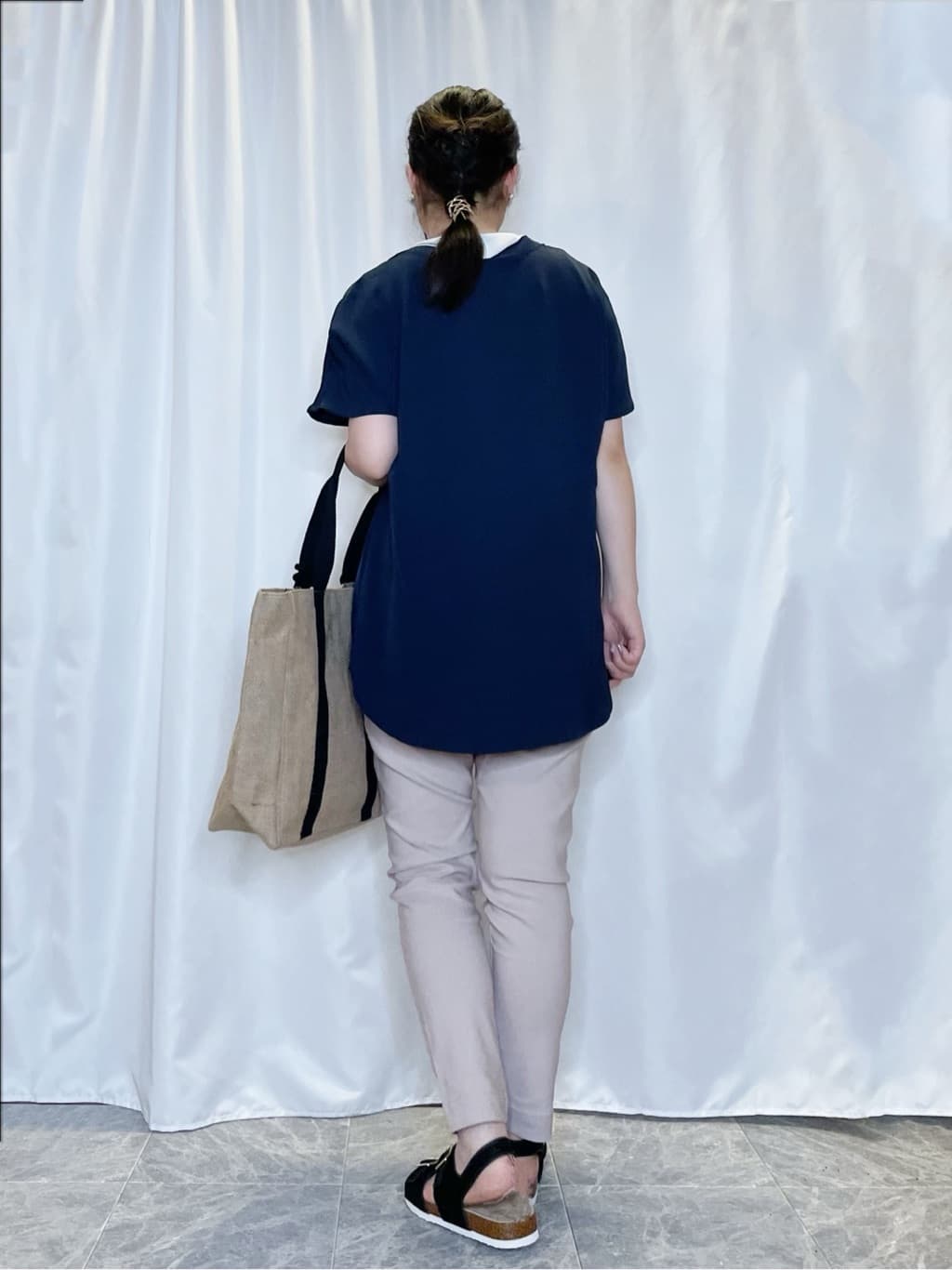 かのさんの「SHOO･LA･RUE｜【SS-3L/無理せずスリム】 ぐんぐん伸びる イージーテーパードパンツ」を使ったコーディネート
