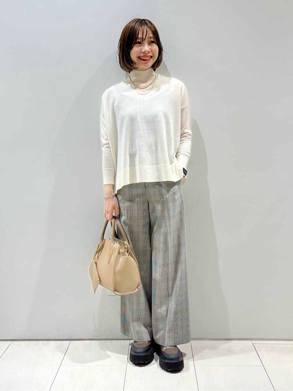 KAOさんの「INDIVI｜【定番人気！/名品コート/日本製】ウール100%チェスターコート」を使ったコーディネート