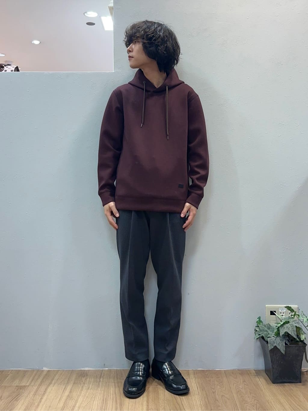Uさんの「TAKEO KIKUCHI｜【Sサイズ～】エアダン プルオーバー パーカ」を使ったコーディネート