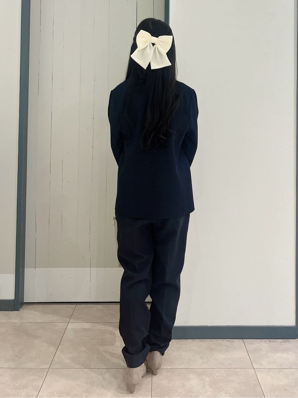 ayanoさんの「grove｜【ふわっと心地よい足入れ】やわここち(R)Vカットパンプス」を使ったコーディネート