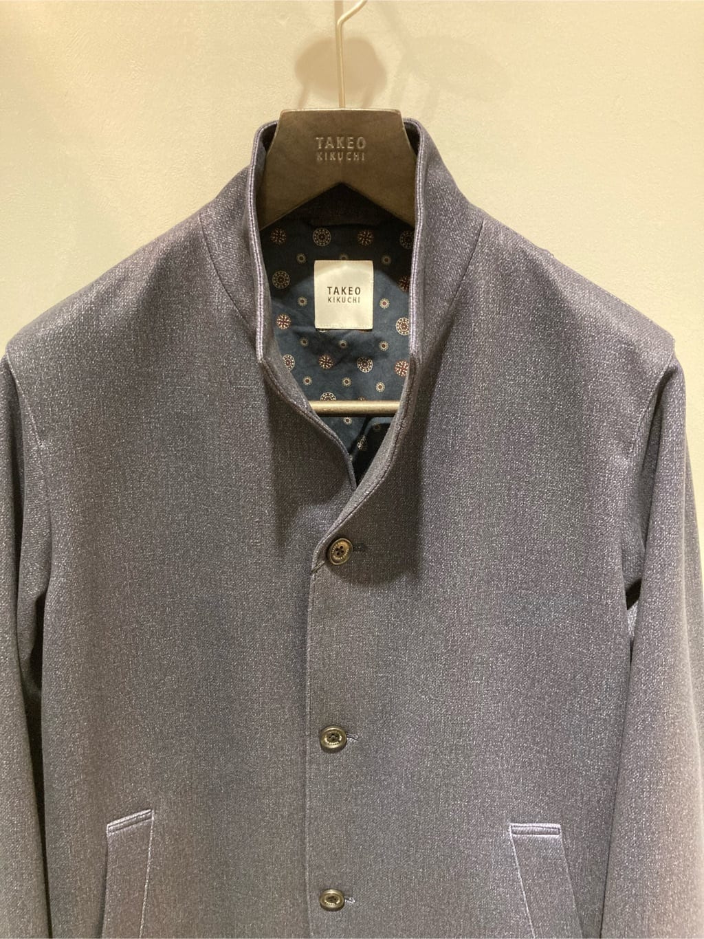 シュンさんの「TAKEO KIKUCHI｜【DOWN FABRIC】ダウンファブリック スタンドカラーブルゾン」を使ったコーディネート