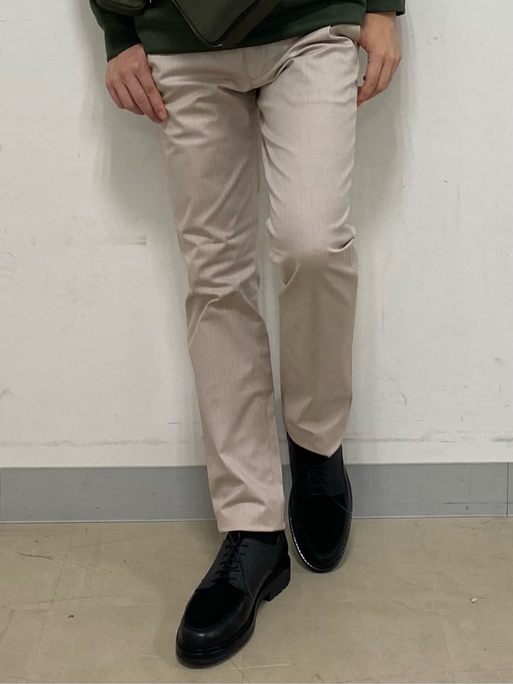 shoumaさんの「TAKEO KIKUCHI｜【全7サイズ&times;8色展開！】トップマルチヘリンボン パンツ」を使ったコーディネート