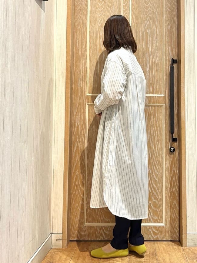 meiさんの「SHOO･LA･RUE｜【SS-3L/無理せずスリム】 ぐんぐん伸びる イージーテーパードパンツ」を使ったコーディネート