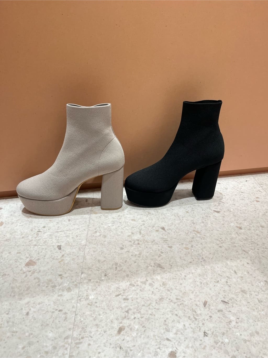 kaoriさんの「ESPERANZA｜洗えるシンプルカラーストール 累計販売約5000枚【防寒／マフラー／無地／ギフト】」を使ったコーディネート