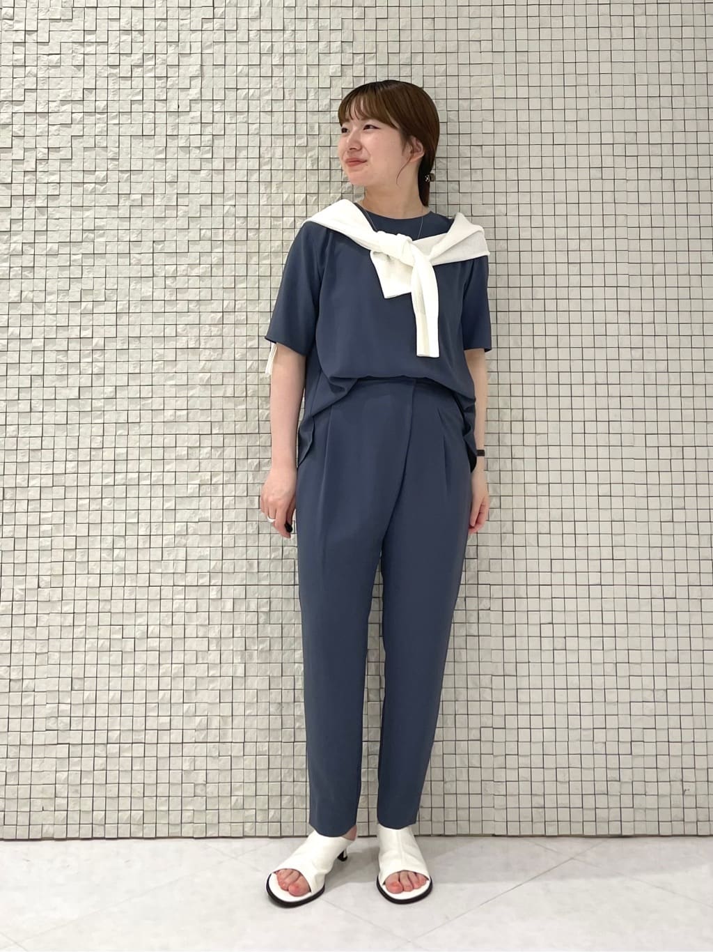 sakuさんの「INDIVI｜【セレモニーにおすすめ！】パール調トップネックレス」を使ったコーディネート