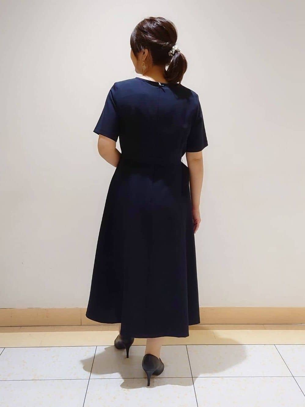 TOMOMIさんの「INDIVI｜【定番スーツ／UVケア／洗える】ウール調ノーカラージャケット」を使ったコーディネート