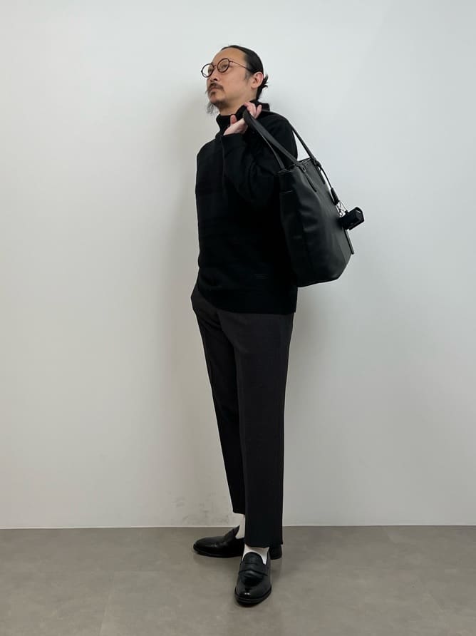 川口(髭長髪)さんの「TAKEO KIKUCHI｜コインローファー」を使ったコーディネート