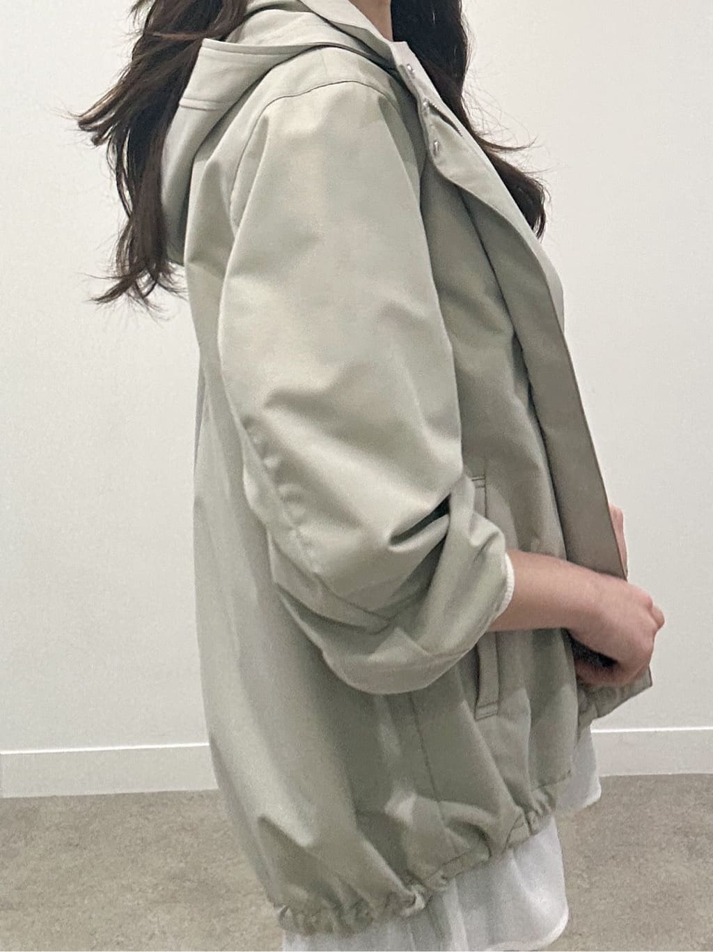 hayaseさんの「COUP DE CHANCE｜【環境に配慮したデニム】細身デニムパンツ」を使ったコーディネート
