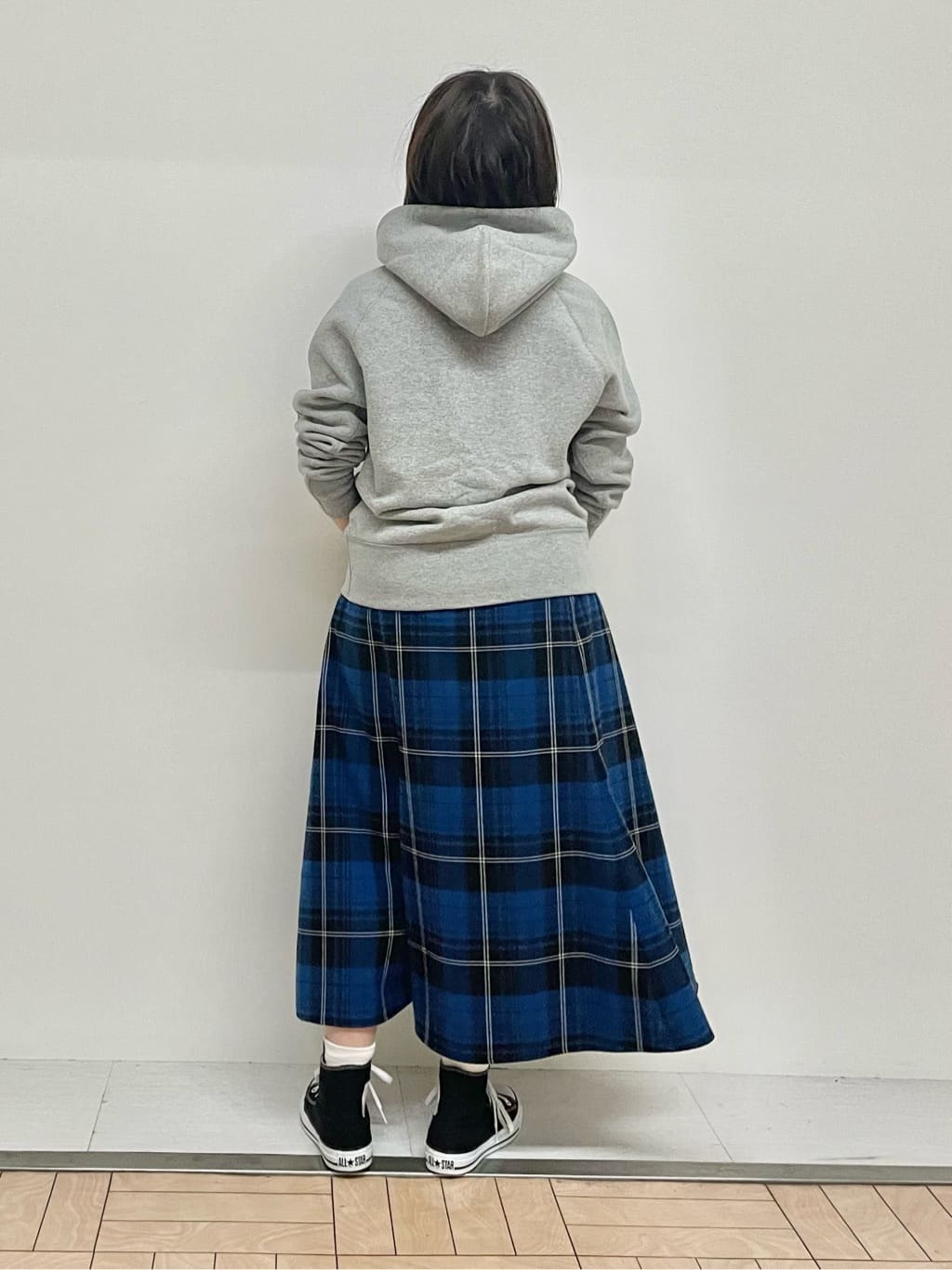 Akiさんの「Dessin｜【ユニセックス・日本製・洗える】吊り裏毛フーデッドスウェット」を使ったコーディネート