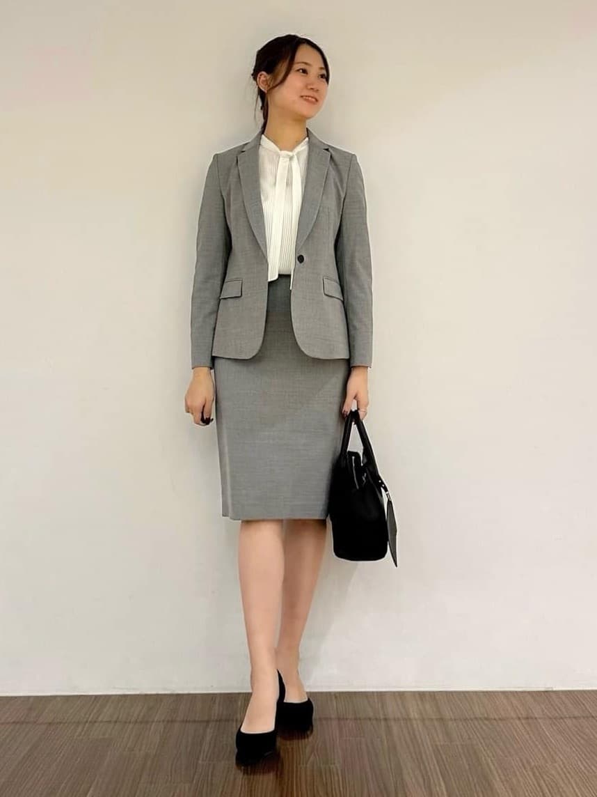 yazuさんの「INDIVI｜【洗える】ストレートスカート」を使ったコーディネート