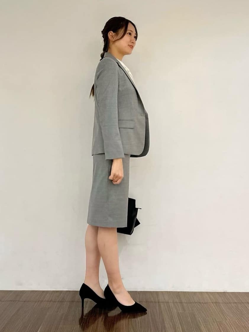yazuさんの「INDIVI｜【洗える】ストレートスカート」を使ったコーディネート