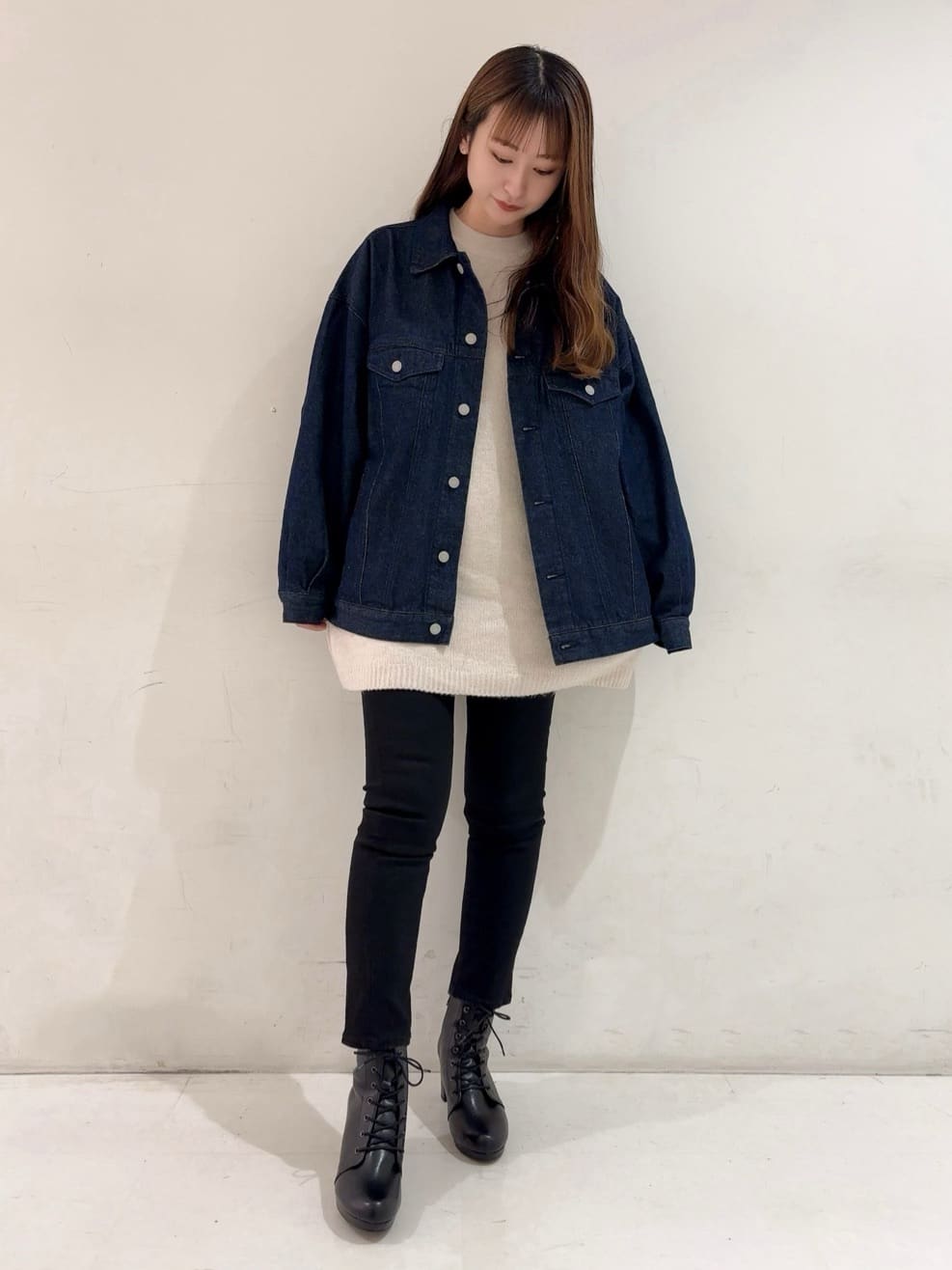 RINAさんの「ESPERANZA｜アーモンドトゥレースアップ厚底ショートブーツ」を使ったコーディネート