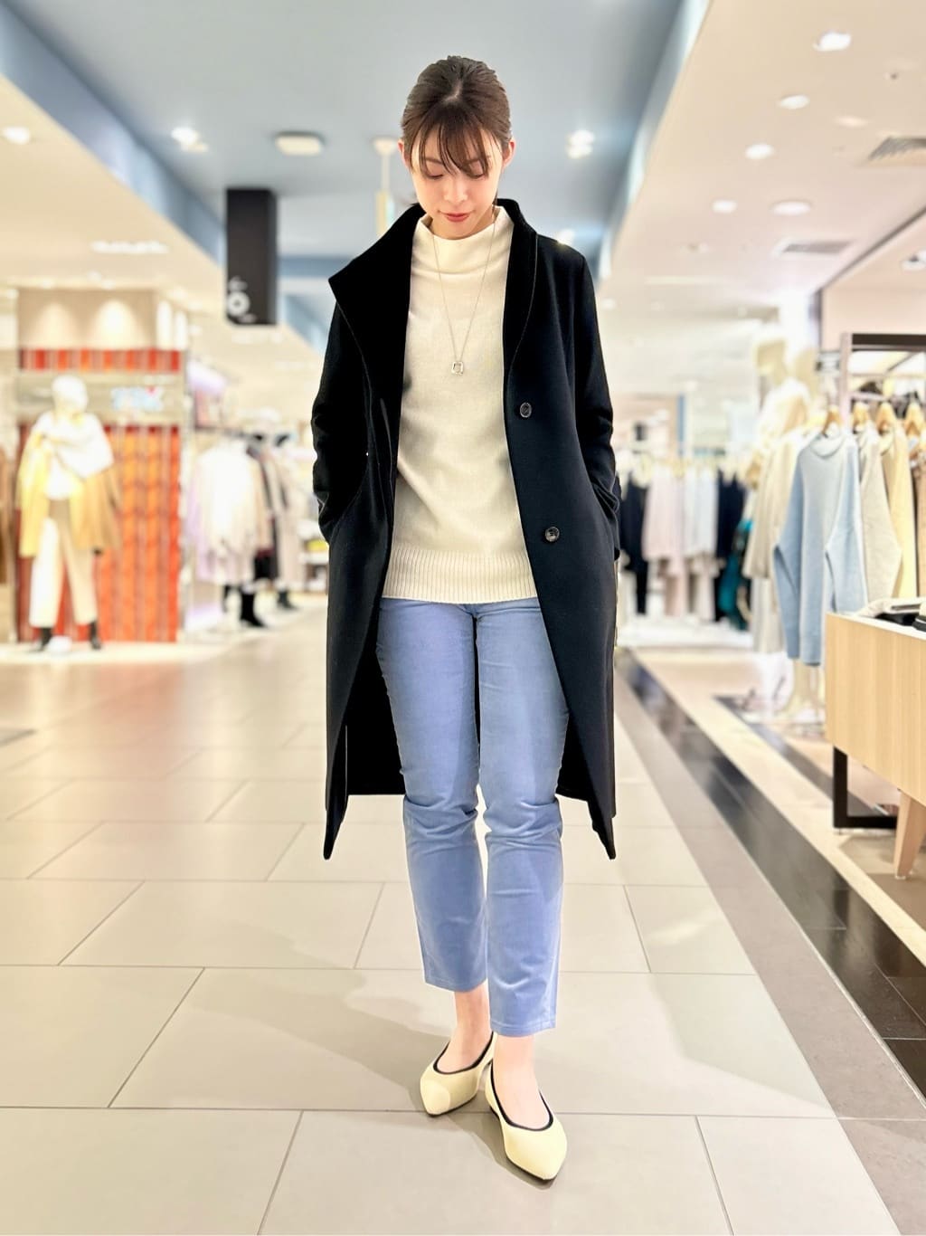 フジワラさんの「UNTITLED｜【日本製／2WAY衿】スタンドカラー ロングコート」を使ったコーディネート