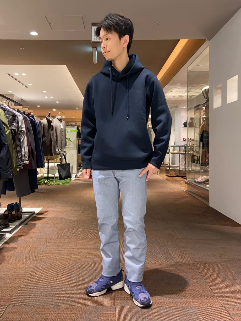 わいずみさんの「TAKEO KIKUCHI｜【Sサイズ～】エアダン プルオーバー パーカ」を使ったコーディネート