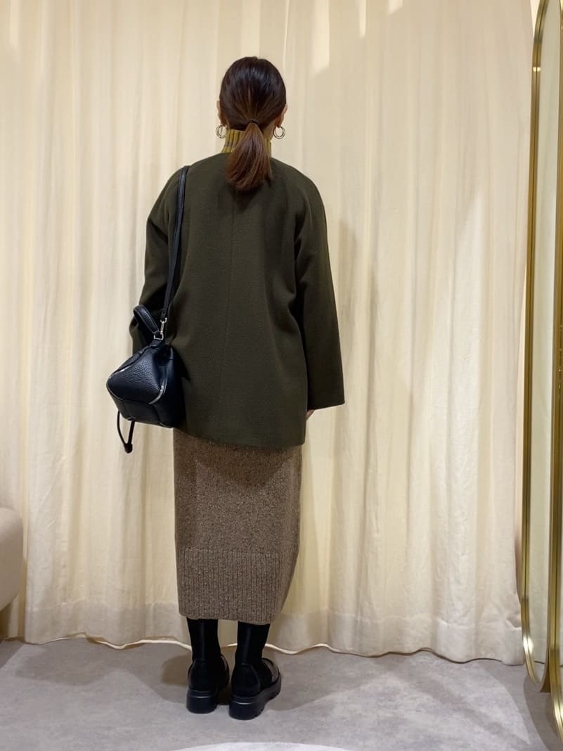 𝑹𝑶𝑴𝑰さんの「INDIVI｜」を使ったコーディネート