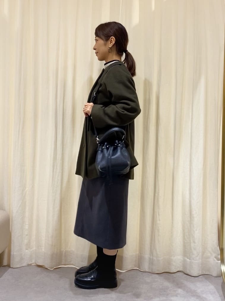 𝑹𝑶𝑴𝑰さんの「INDIVI｜」を使ったコーディネート