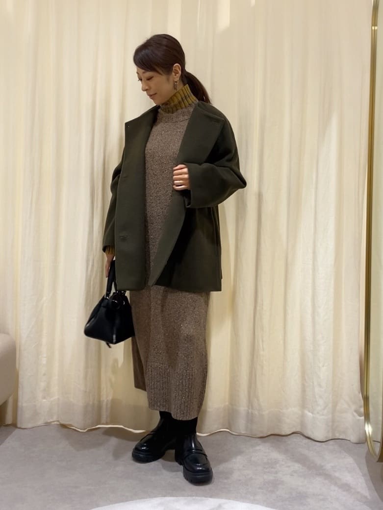 𝑹𝑶𝑴𝑰さんの「INDIVI｜」を使ったコーディネート
