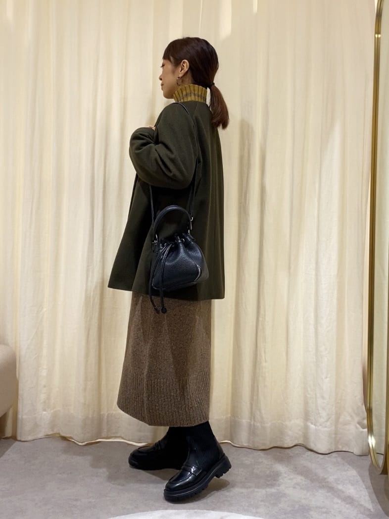 𝑹𝑶𝑴𝑰さんの「INDIVI｜」を使ったコーディネート