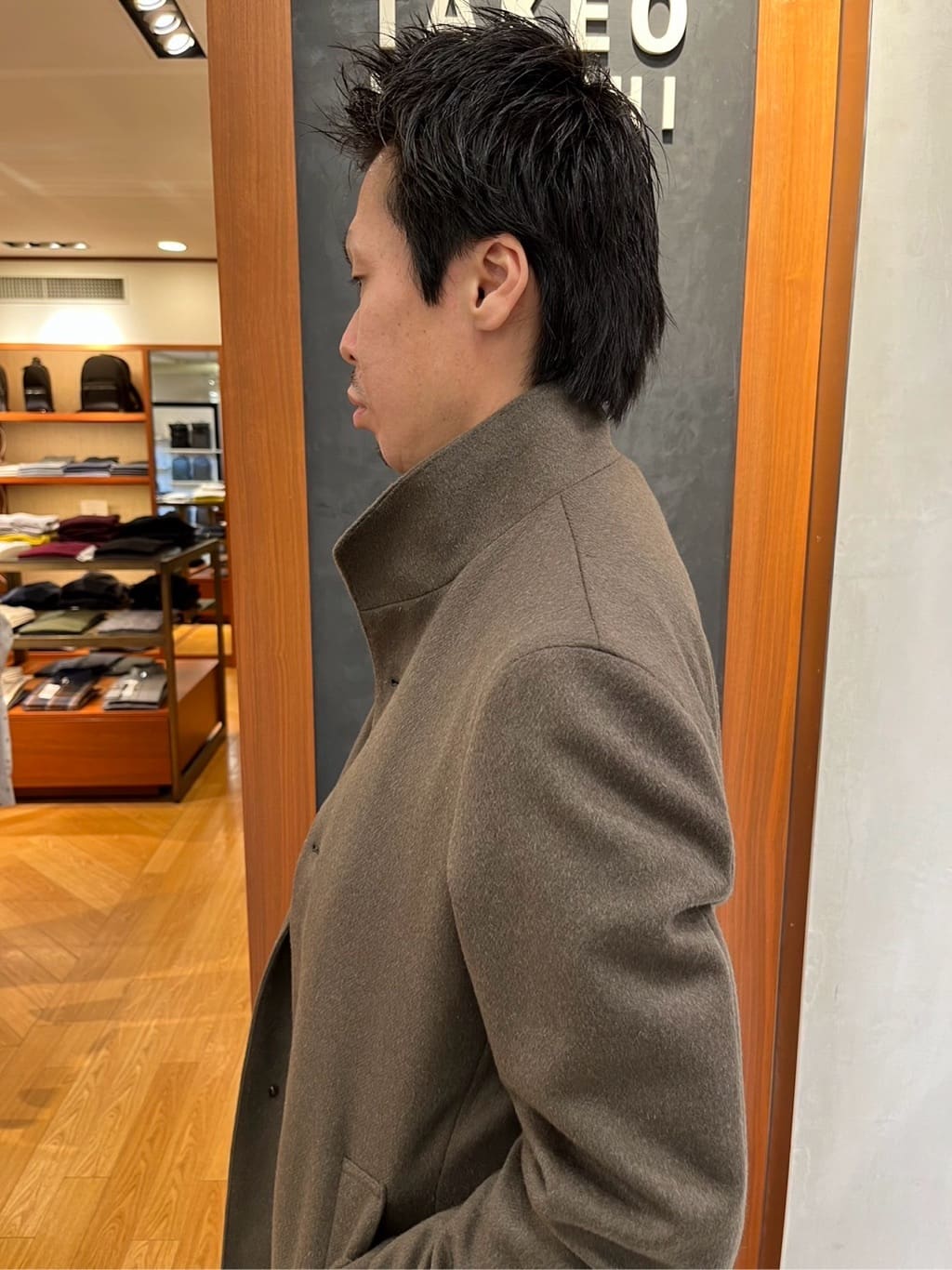 Yokochiさんの「TAKEO KIKUCHI｜【ウールカシミヤブレンド】ビーバー調 スタンドカラー コート」を使ったコーディネート