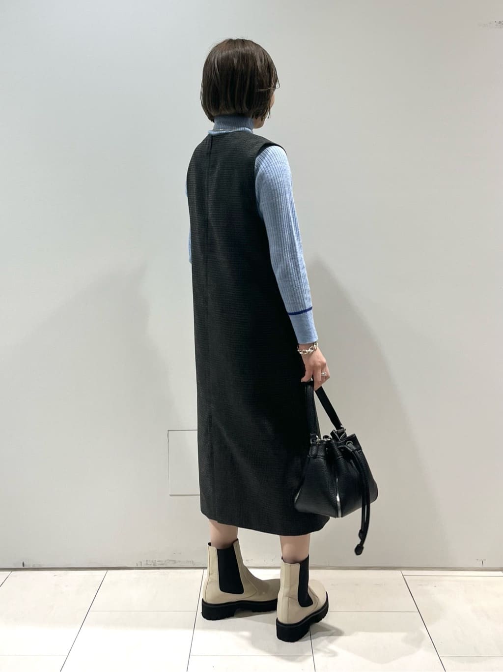 KAOさんの「INDIVI｜【定番人気！/名品コート/日本製】ウール100%チェスターコート」を使ったコーディネート