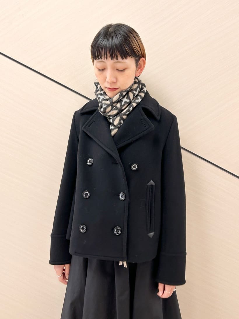 OCHIAIさんの「DRESSTERIOR｜オーバーラップサークル カシミヤ100%マフラー」を使ったコーディネート