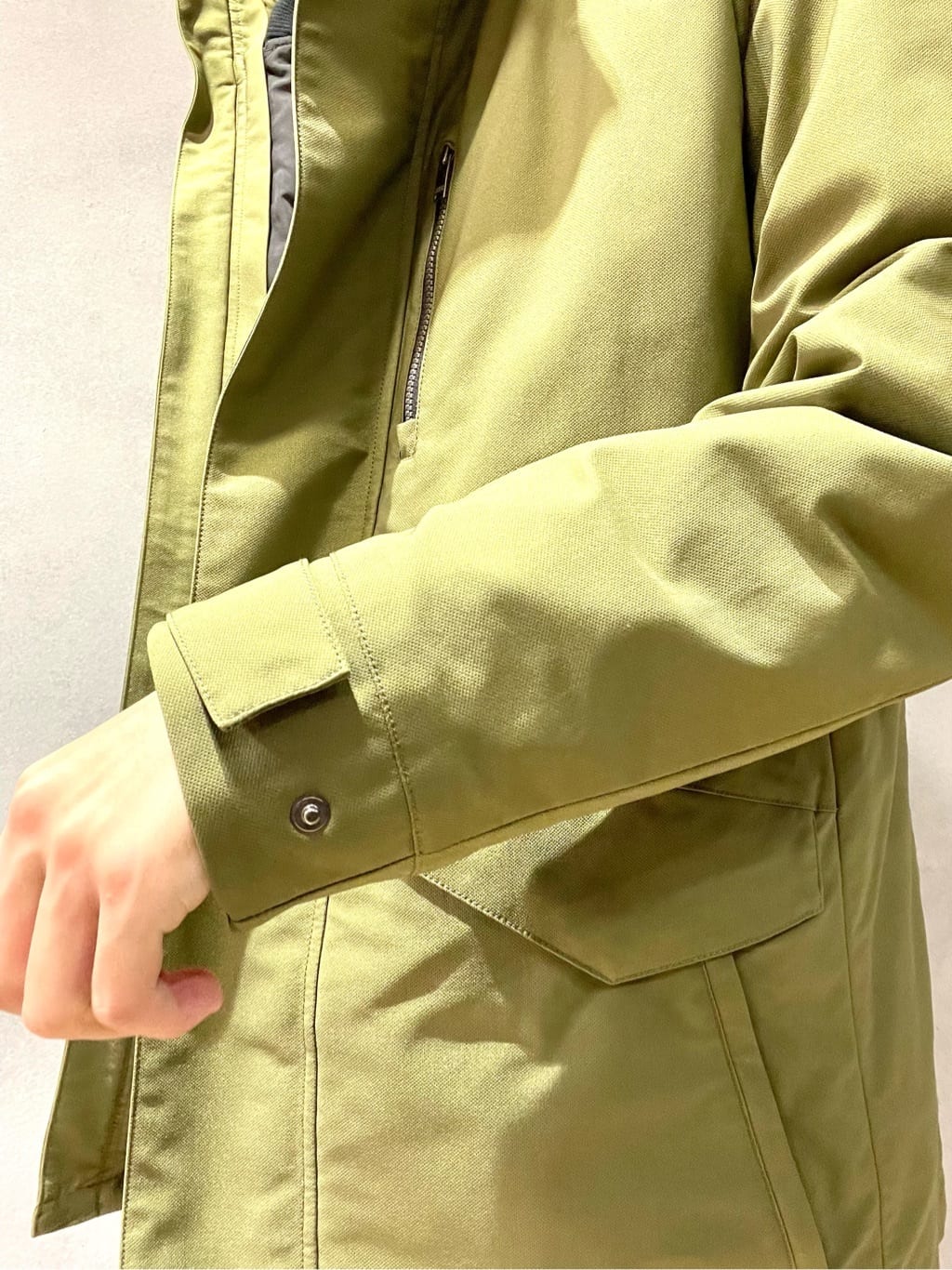 Seiyaさんの「TAKEO KIKUCHI｜【3WAY／撥水】ドビーメモリー ダウンライナーブルゾン」を使ったコーディネート