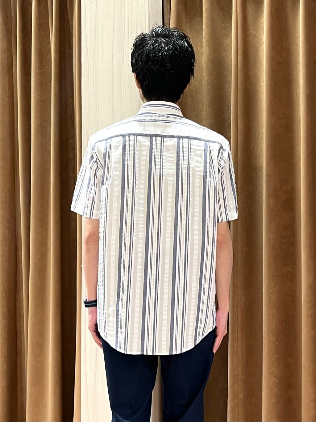 URAさんの「TAKEO KIKUCHI｜【オフィスカジュアル対応】ドレス チノパンツ」を使ったコーディネート