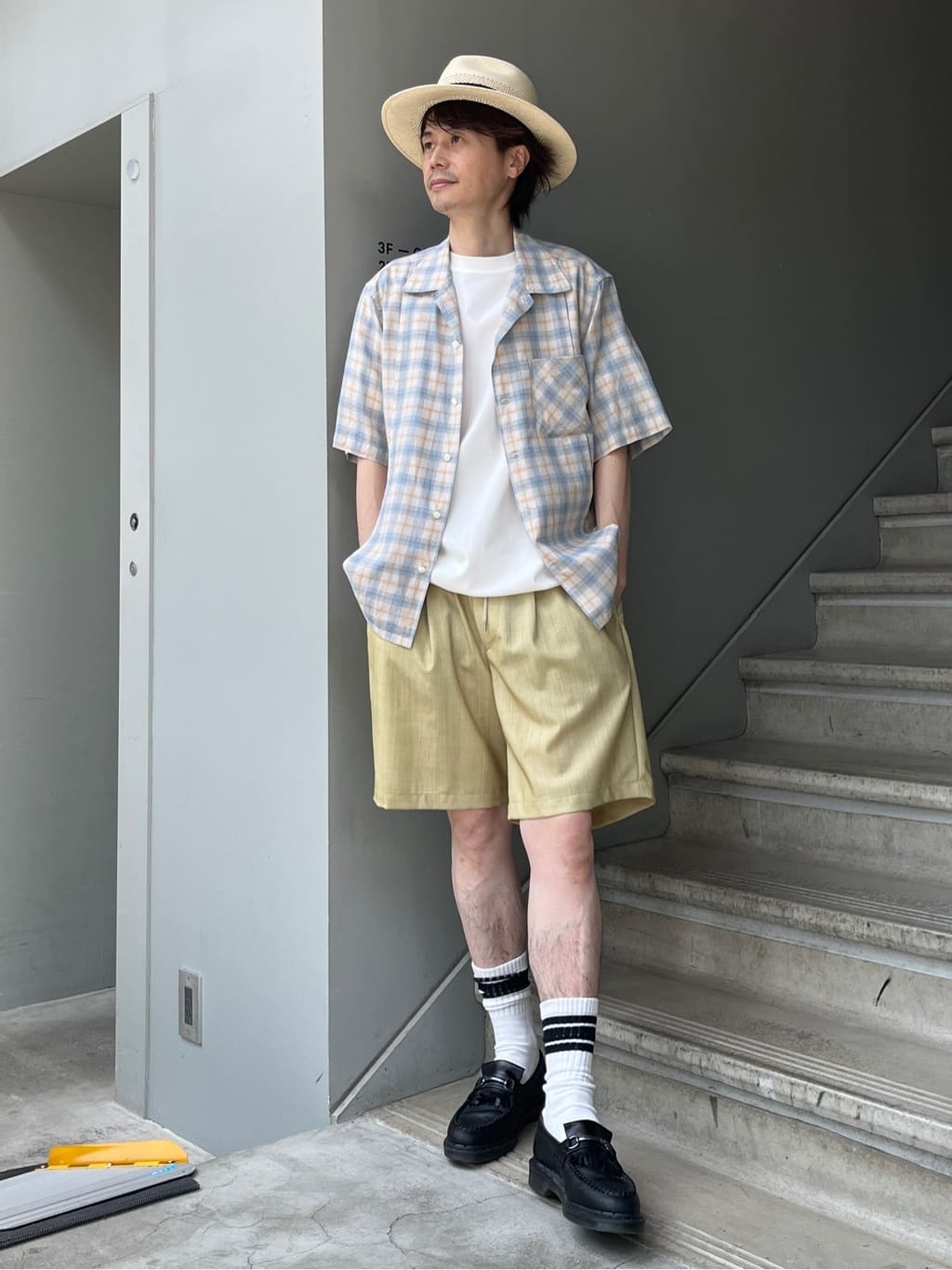 Shintaroさんの「TAKEO KIKUCHI｜【抗菌防臭／5サイズ展開】ハイゲージポンチ Tシャツ」を使ったコーディネート