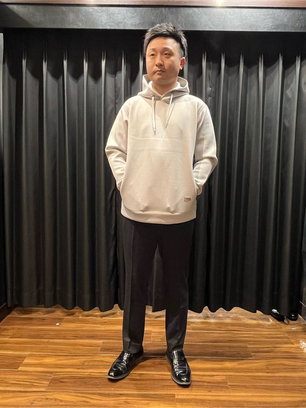 野口武さんの「TAKEO KIKUCHI｜【Sサイズ～】エアダン プルオーバー パーカ」を使ったコーディネート