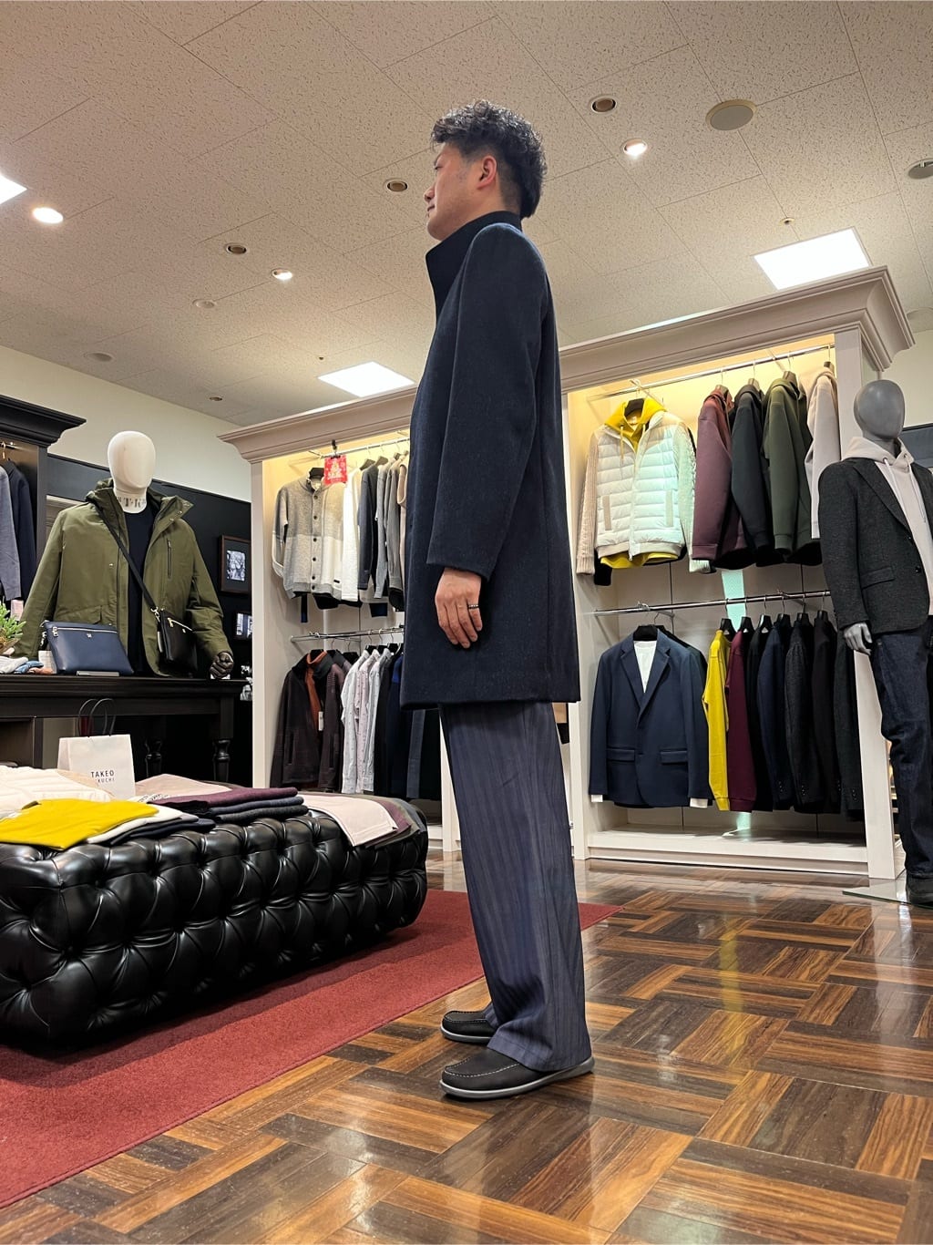 晃さんの「TAKEO KIKUCHI｜【ウールカシミヤブレンド】ビーバー調 スタンドカラー コート」を使ったコーディネート
