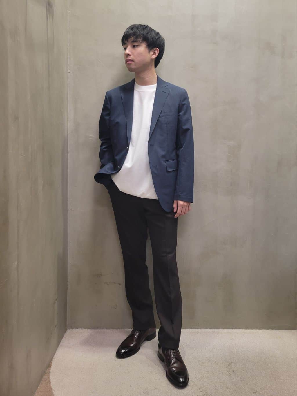 白木駆さんの「TAKEO KIKUCHI｜【抗菌防臭／5サイズ展開】ハイゲージポンチ Tシャツ」を使ったコーディネート